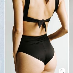 LONDRE BODYWEAR - The High-Waisted Bottom - Matte Black